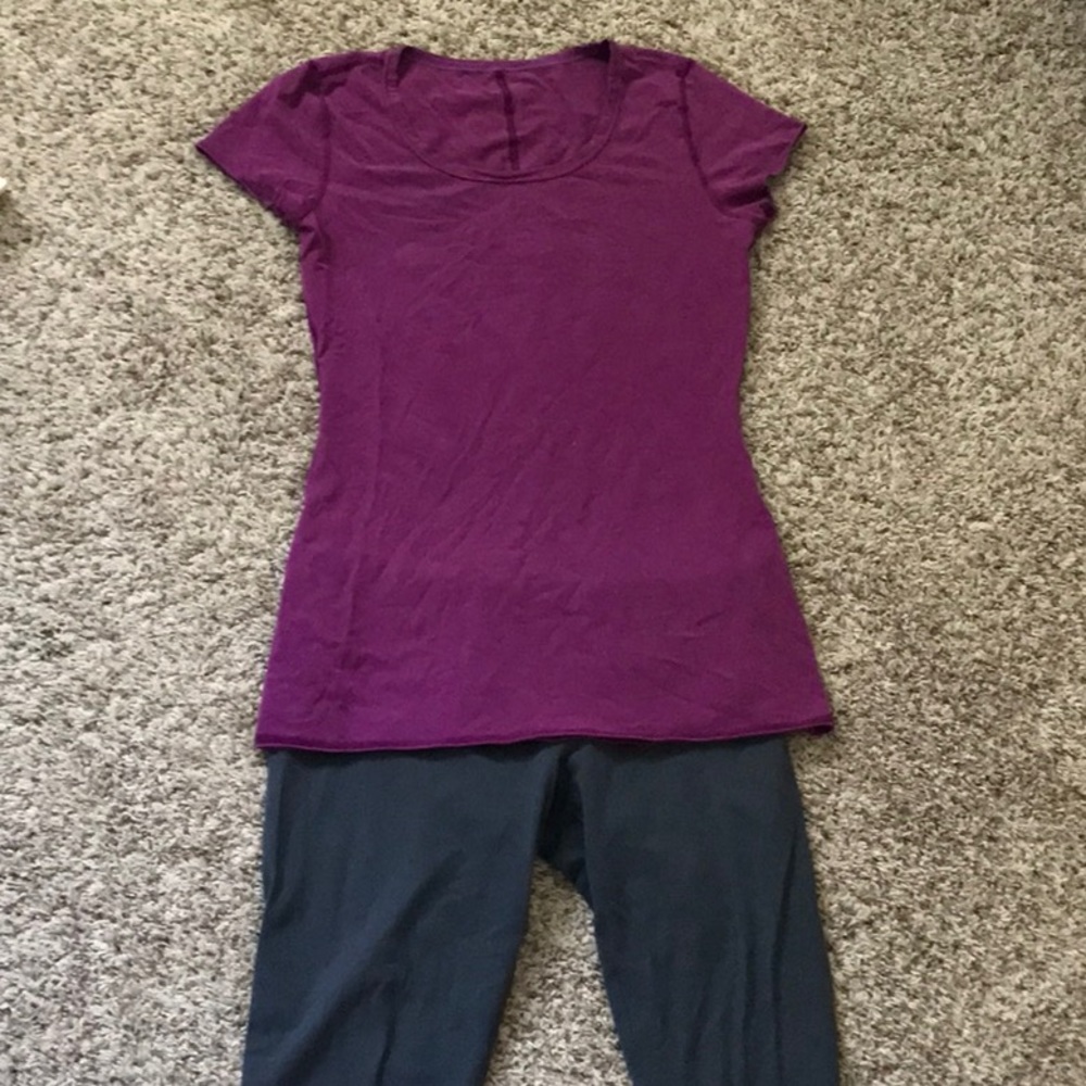 Lululemon bundle. Size 8. T shirt and Capris